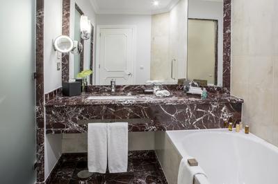 Junior Suite With City Center View