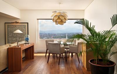 1 King Master Suite