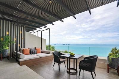 1 King Bed Club Ocean View Room