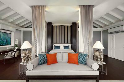 1 King Bed Club Ocean Honeymoon Suite