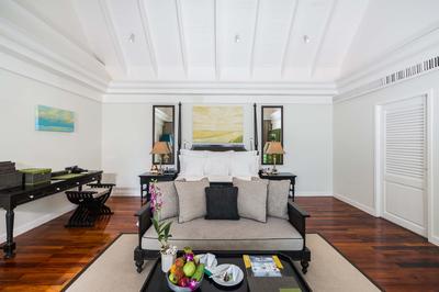 1 King Bed Club Beachfront Pool Villa