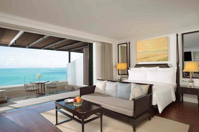 1 King Bed Classic Ocean View