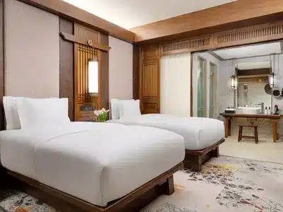 2 Twin Junior Suite Club Lounge Access