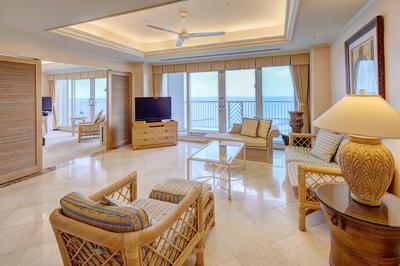 1 Bedroom Suite Seafront Lounge Access