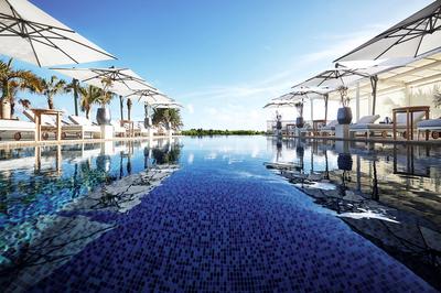 Club InterContinental Swimming Pool