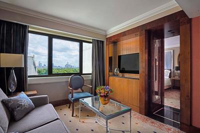 1 Bedroom Suite City Skyline View