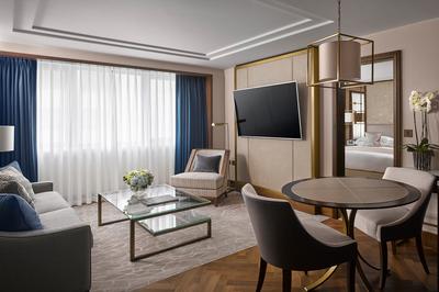Prestige Suite Mayfair Floor