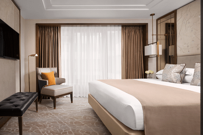 1 King 1 Bedroom Suite Mayfair Floor