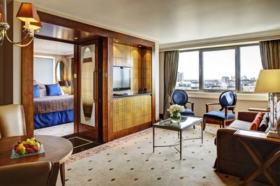 Prestige Suite Mayfair Floor