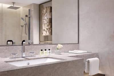 1 King Cosy Mayfair Floor