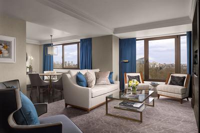 Luxury Suite