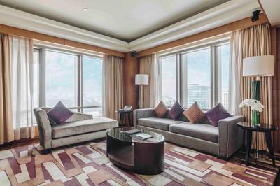 Corner Suite