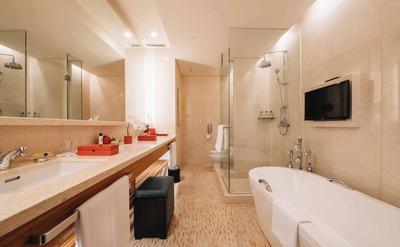 Corner Suite