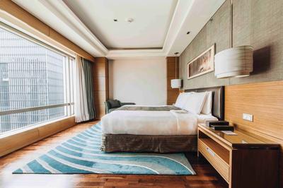 Corner Suite