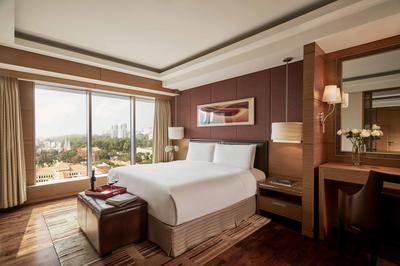 Deluxe Suite Cathedral View