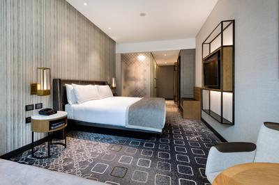 1 King Bed Classic