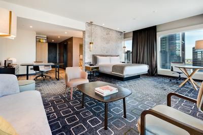 1 King Junior Suite City View Lounge Access