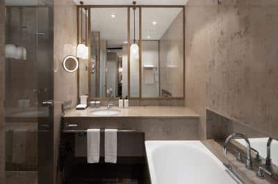 1 Bedroom Suite Club Lounge Access