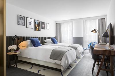 2 Twin Beds Premium
