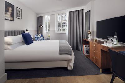 1 Queen Bed Essential