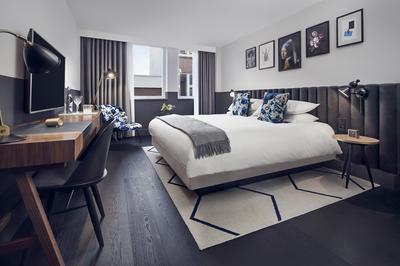 1 King Bed Premium - 25 sqm