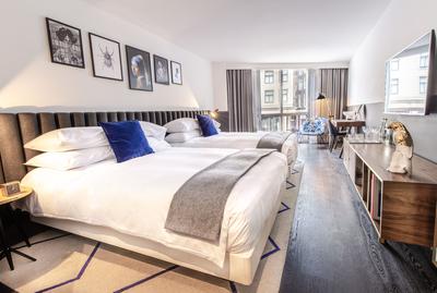 2 Double Beds Premium