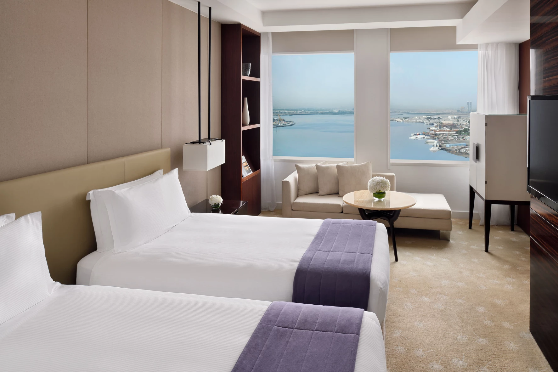 2 Twin Beds Classic Waterfront View
