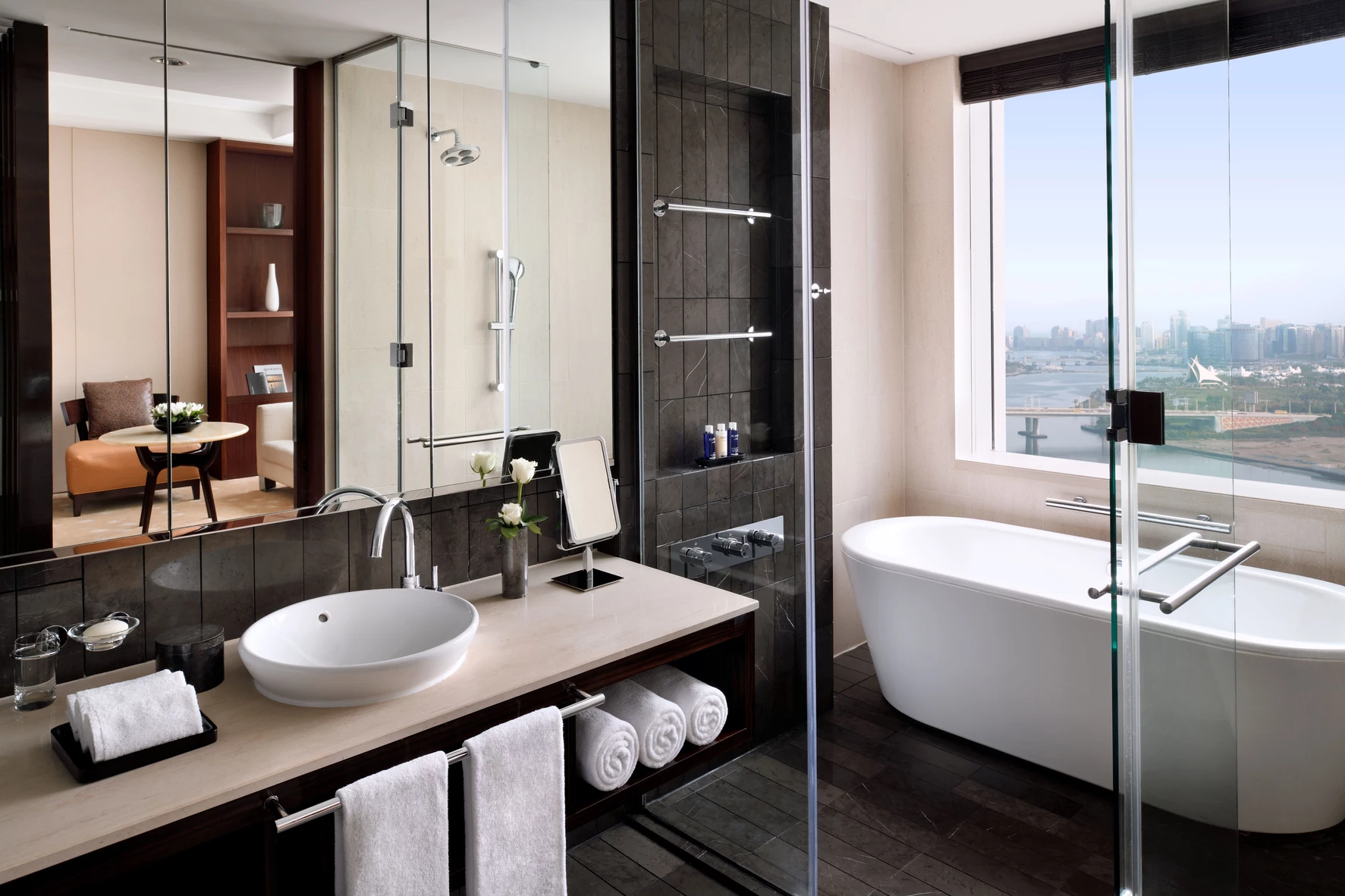 1 King Bed Premium Room Club Access