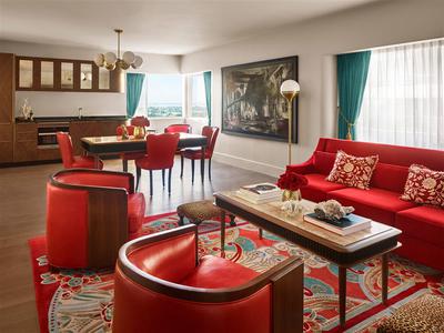Bay View Suite