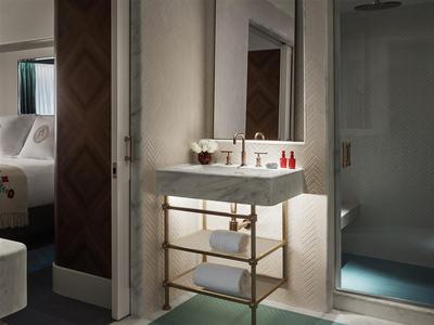 Partial Ocean View Queen/Queen Junior Suite