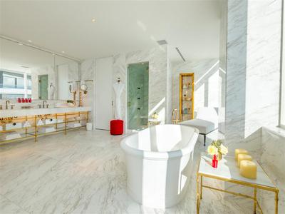 Penthouse Suite
