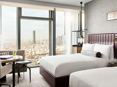 Fairmont Room - 2 Queens
