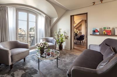 The Eiffel Penthouse with 360° Roof Terrace