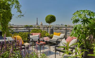 The Eiffel Penthouse with 360° Roof Terrace
