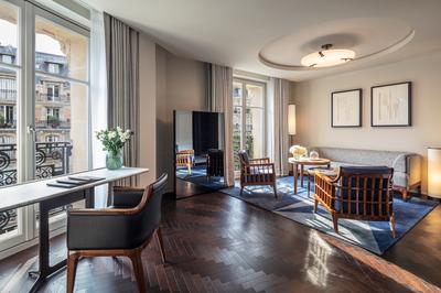 Deluxe Suite
