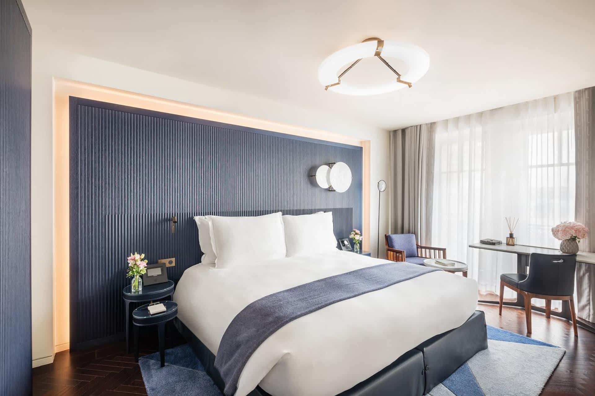 Grand Superior Room