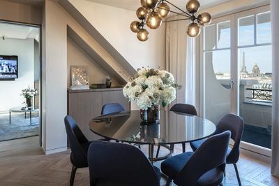 The Eiffel Penthouse with 360° Roof Terrace