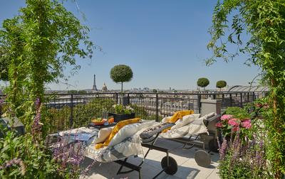 The Eiffel Penthouse with 360° Roof Terrace