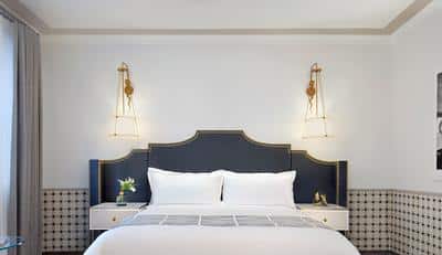 Granada Guestroom