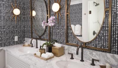 Sestina Guestroom