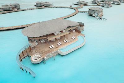 4 Bedroom Water Retreat with Slide