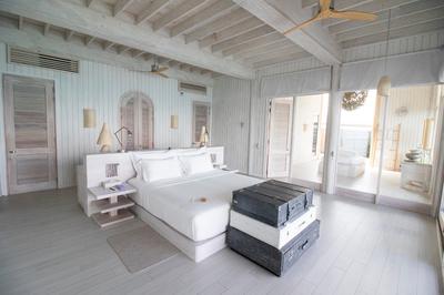 4 Bedroom Water Retreat with Slide