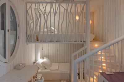 4 Bedroom Water Retreat with Slide