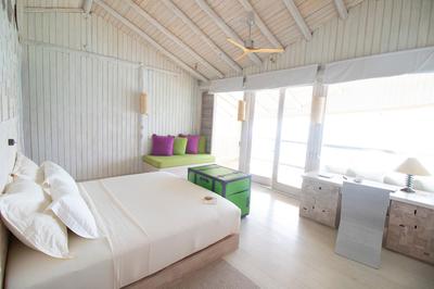4 Bedroom Water Retreat with Slide