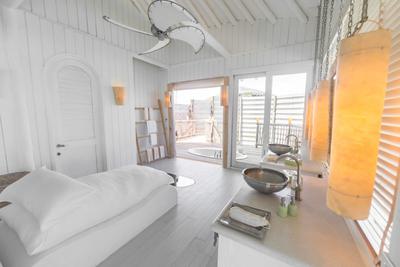 3 Bedroom Water Retreat with Slide