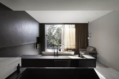 Terrace with Bath
