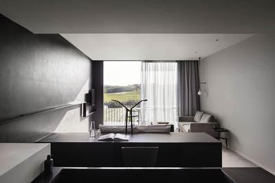 Vineyard with Bath