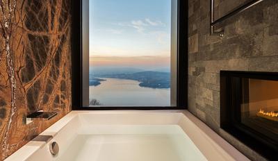 Lake View Spa Suite
