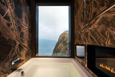 Lake View Family Suite