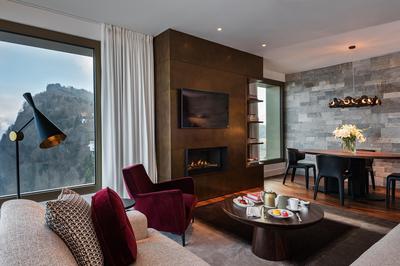 Lake View Suite